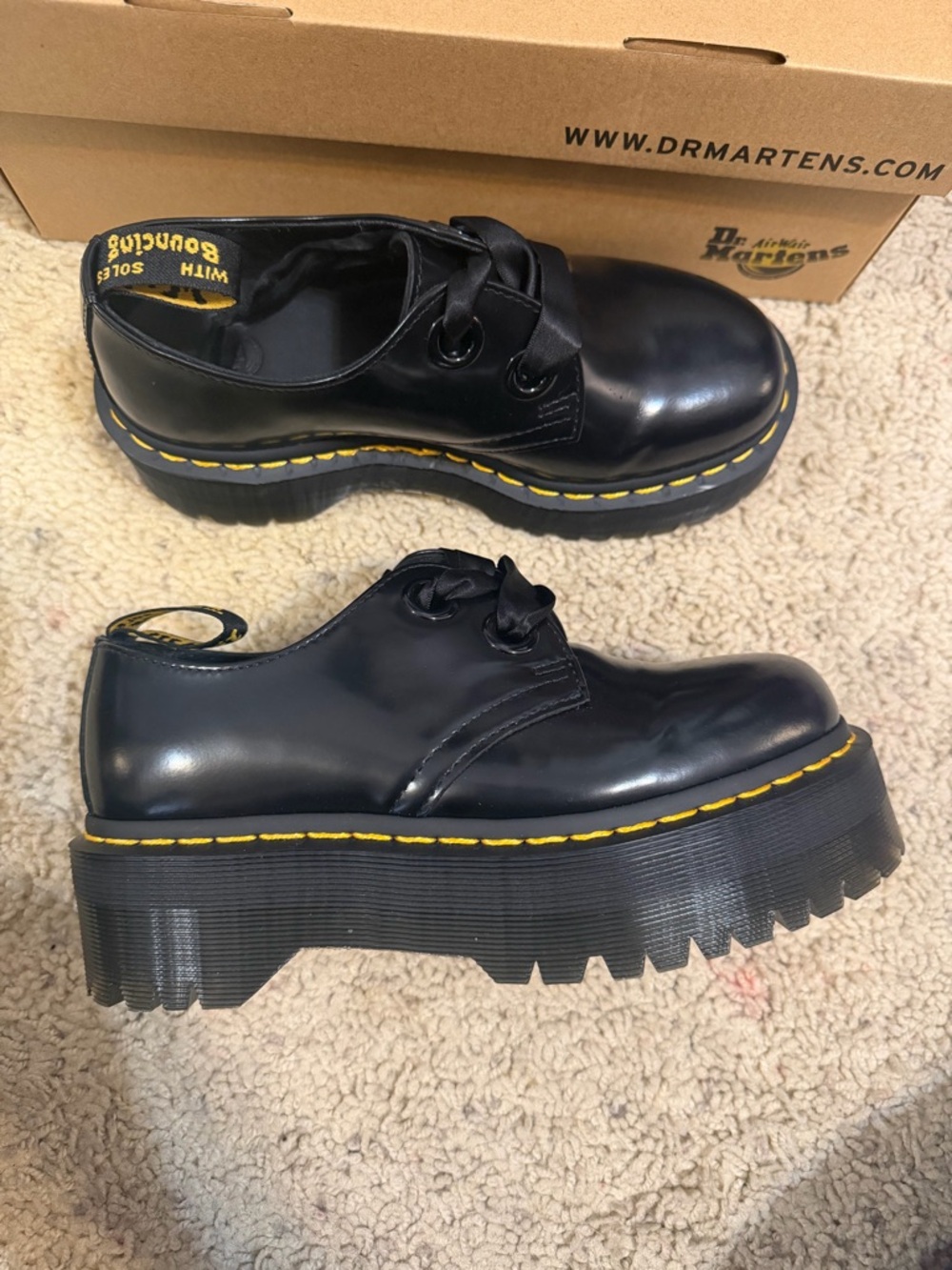 Dr. Martens Holly Women's Leather Platform Shoes Size 36 in Black - Picture 3 of 8
